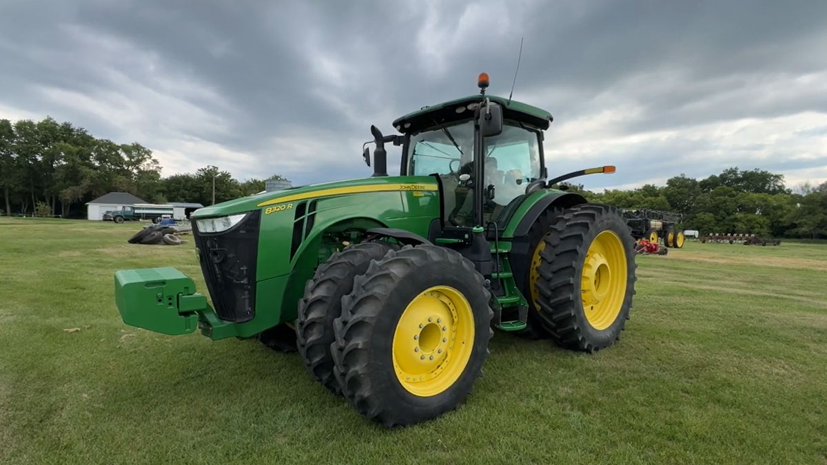 Leilão de Aposentadoria da Fazenda Sando Destaca Equipamentos John Deere em Dakota do Sul